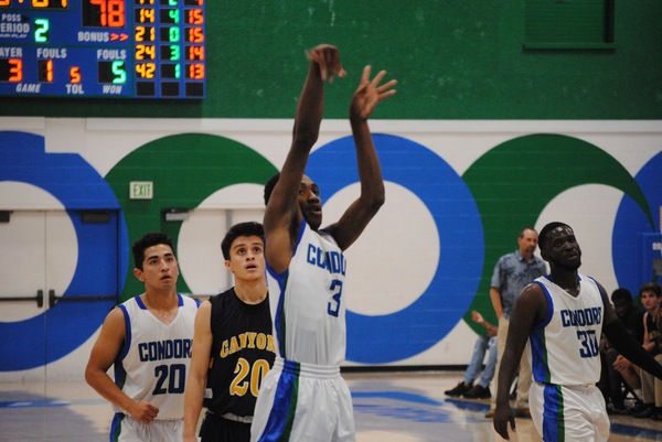 Malik Patton leads OC with 17 points in 10 minutes